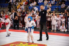 069_APuvklRAbzs