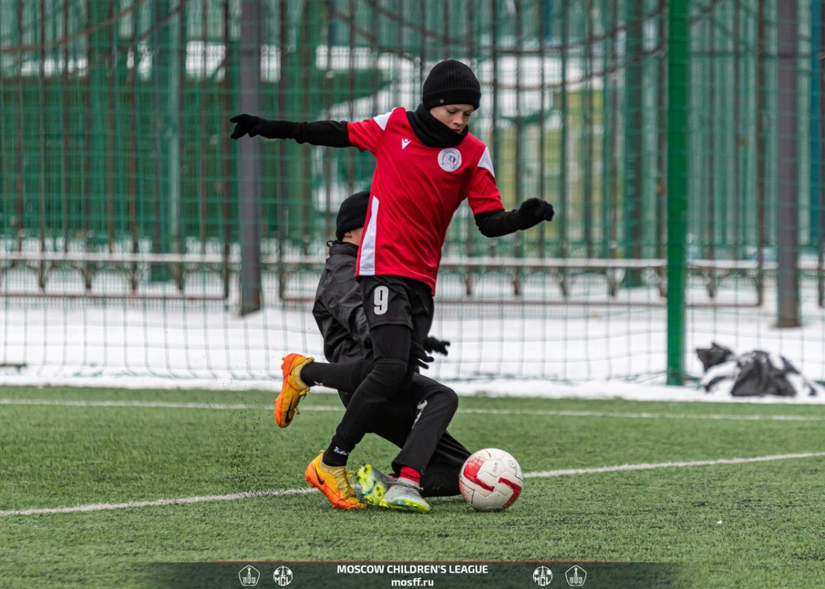 Зимнее первенство москвы по футболу 2012. Moscow children`s League. Зимнее первенство по футболу Москва девочки 2009-2010.